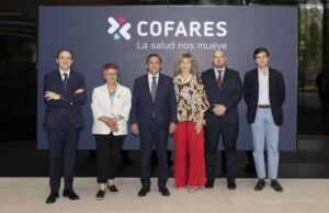 Diputados visitan las instalaciones de Cofares para conocer su red de distribución farmacéutica
