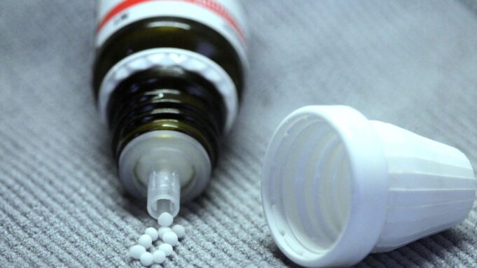 La Asamblea Nacional de Homeopatía defiende el marco legal vigente y reclama un debate científico riguroso y plural