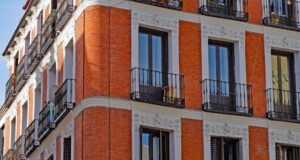 Homming advierte del impacto operativo de los retrasos regulatorios en vivienda