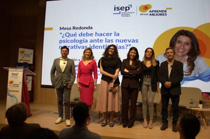 La adolescencia afronta nuevos riesgos por la presión de las redes sociales