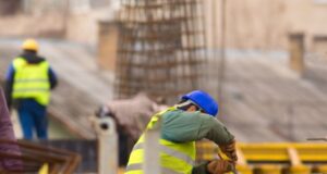Expertos cuestionan el alcance de la reforma de prevención laboral impulsada por el Ministerio de Trabajo