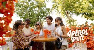 Aperol Spritz lleva su experiencia de verano a Icónica Santalucía Sevilla Fest