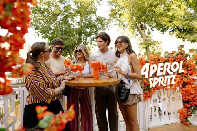 Aperol Spritz lleva su experiencia de verano a Icónica Santalucía Sevilla Fest