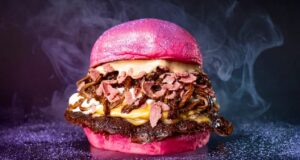Pink Paradise lidera la competición tras convertirse en la hamburguesa favorita de Valladolid