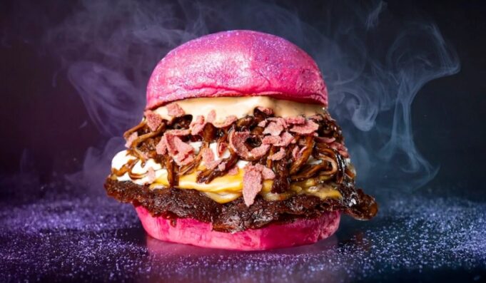 Pink Paradise lidera la competición tras convertirse en la hamburguesa favorita de Valladolid