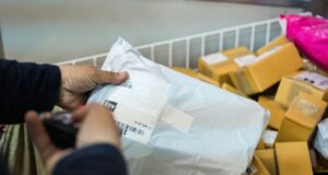 Expertos ponen en duda el impacto de la tasa europea sobre los paquetes de bajo valor