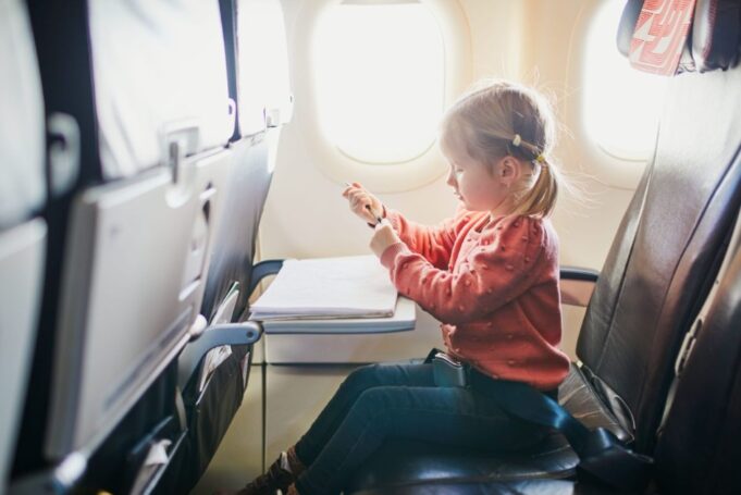 EasyJet explica cómo hacer más fácil un viaje en avión con niños