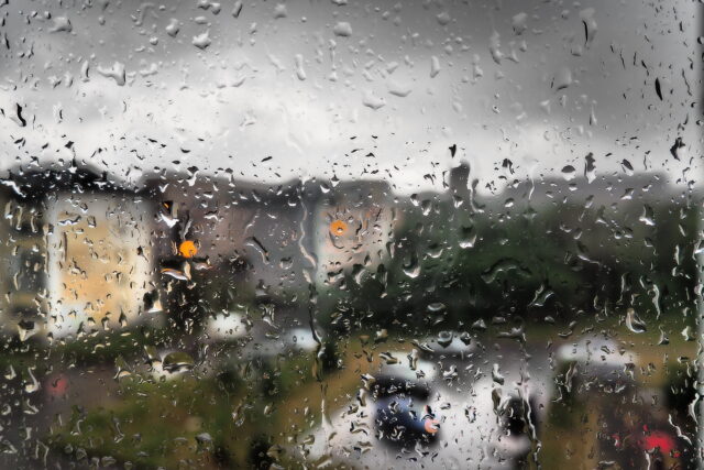 La lluvia y el viento se hacen notar Vigo y causan varios sucesos