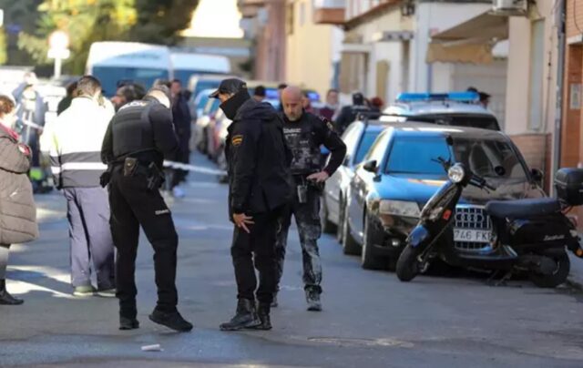 Policía Nacional desplazada al lugar del incendio. Europa Press
