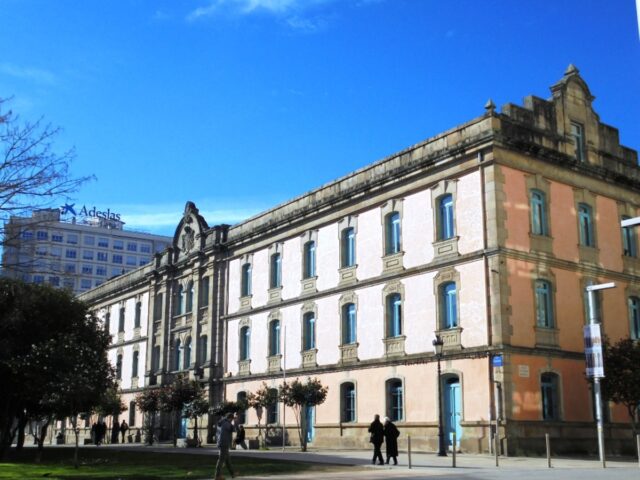 Facultad de Bellas Artes en Pontevedra. Wikipedia