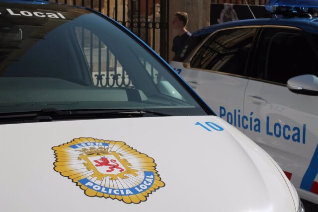 Vehículo de la Policía Local de León. Euorpa Press