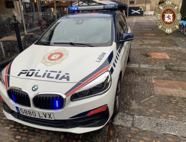 Imagen coche policía. Policía Local León