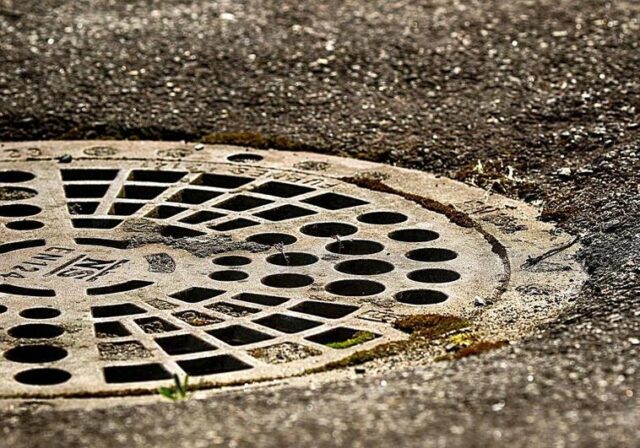 ÚLTIMA HORA | Tragedia en Villablino: fallece un hombre de 92 años al precipitarse 3 metros por una alcantarilla