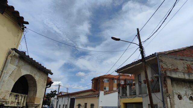 DENUNCIA | “Llevo sin internet una semana en pleno centro de Zamora”, la denuncia zamorana por el lamentable estado de la red en esta calle