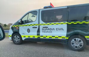 Vehículo de la Guardia Civil en el lugar del accidente. Sara Fdez