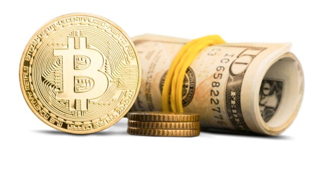 O Bitcoin atinge a marca de 35 mil dólares. É a primeira vez em 17 meses.